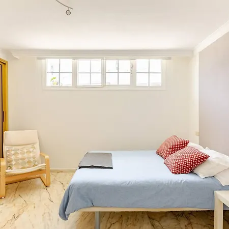 Escape To Your Private Pool, Sea Views And Bbq 2*