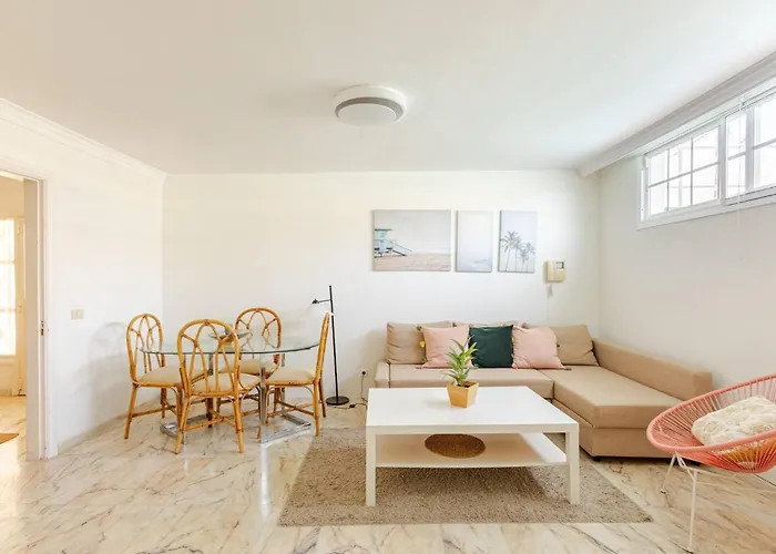 Konukevi Escape To Your Private Pool, Sea Views And Bbq 2*