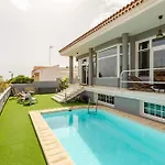 Maison d'hôtes Escape To Your Private Pool, Sea Views And Bbq 2*