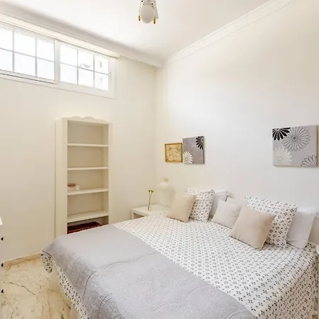 Escape To Your Private Pool, Sea Views And Bbq 2*