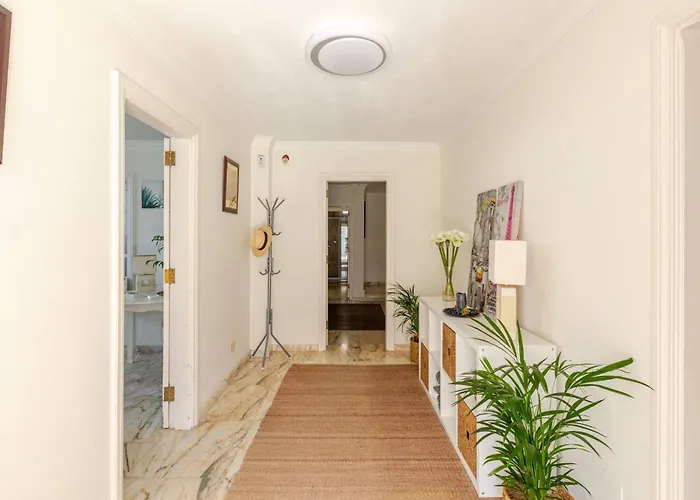 Escape To Your Private Pool, Sea Views And Bbq 2*